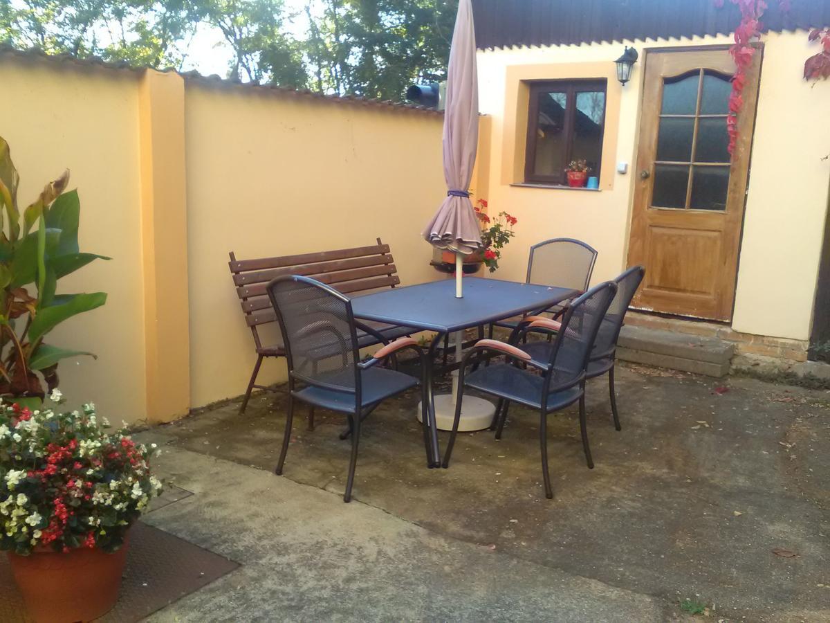 Penzion Marjánka Hluboka nad Vltavou Bagian luar foto
